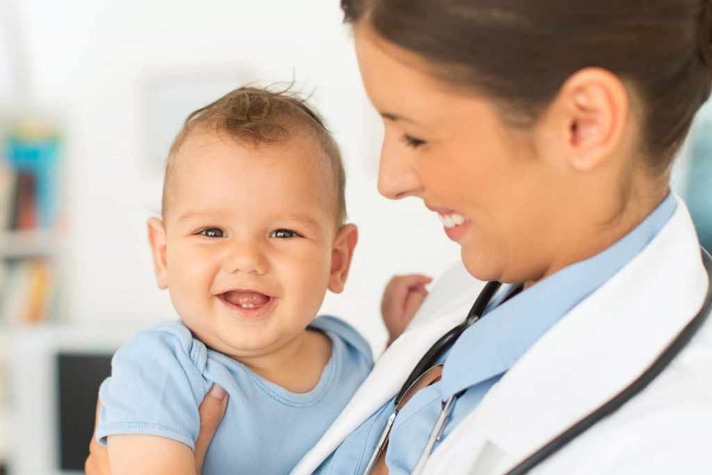 4 Alasan Mengapa Anda Harus Mengunjungi Dokter Spesialis Anak