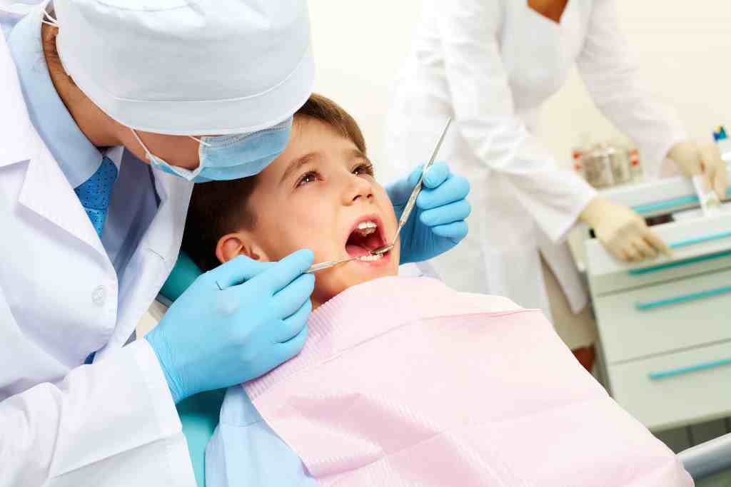 Apa yang Terjadi Saat Pemeriksaan Gigi Anak?